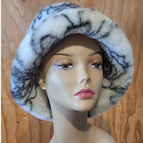 by Anthropologie Faux Fur Bucket Hat OSFM Cream Black Floral Classic Bohemian